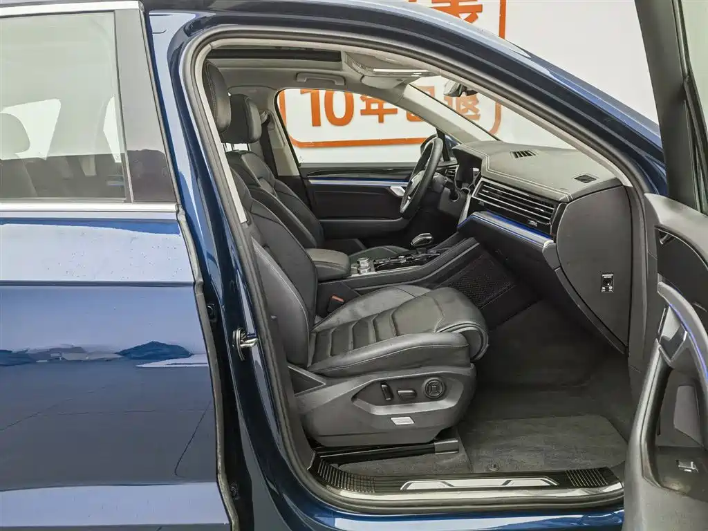 Volkswagen Touareg 2019 2.0TSI Sharp Wing Edition China VI фото 23