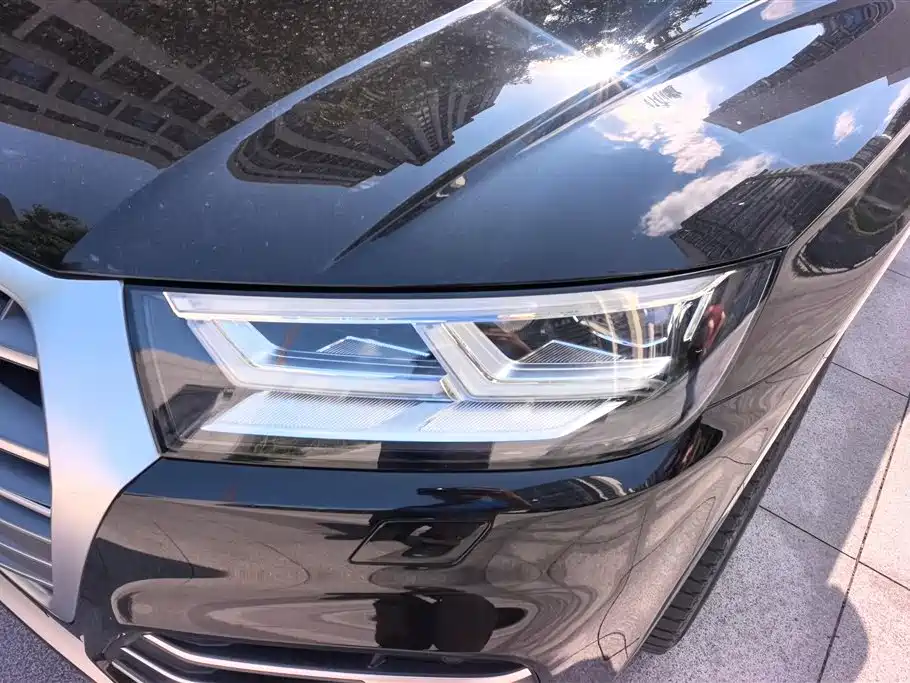 Audi Q5L 2020 Facelift 40 TFSI Honor Fashion фото 5