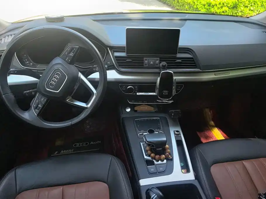 Audi Q5L 2020 Facelift 40 TFSI Honor Fashion фото 12