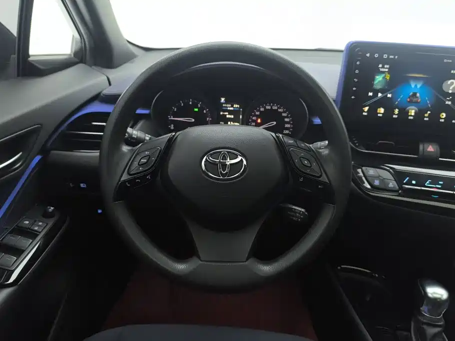 Photo 15 - Toyota C-HR