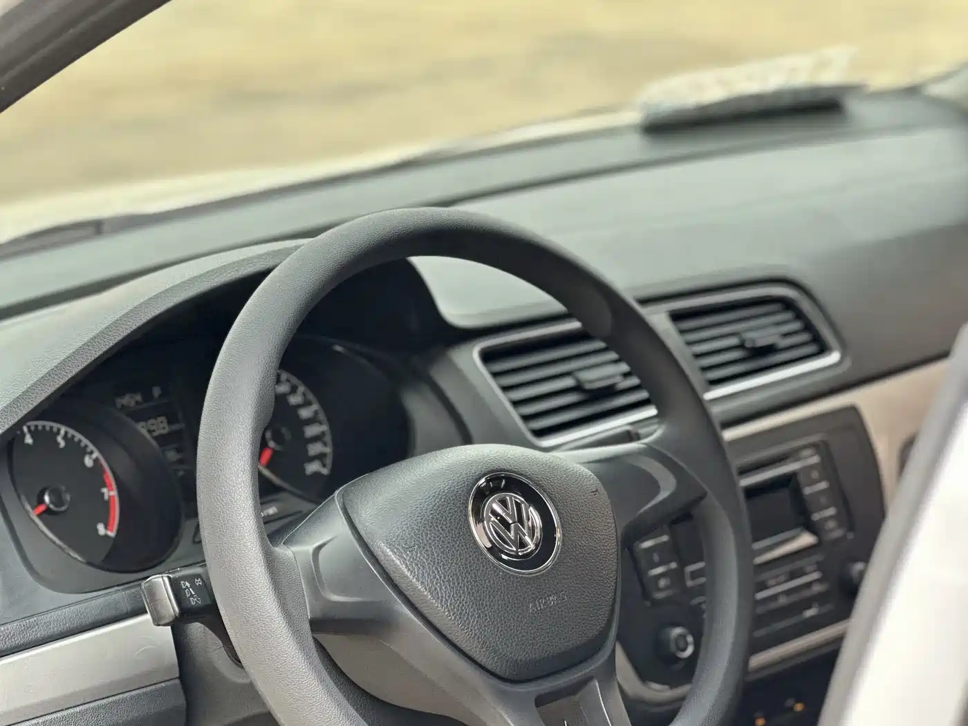 Volkswagen Lavida 2017 1.6L Automatic Trend Edition фото 18