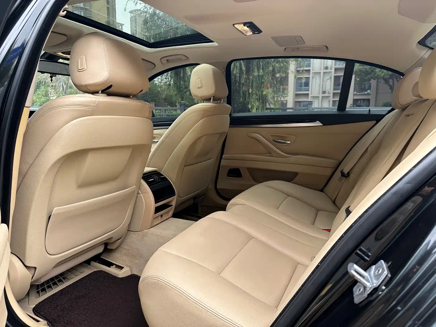 BMW 5 Series 2014 525Li Leading фото 6