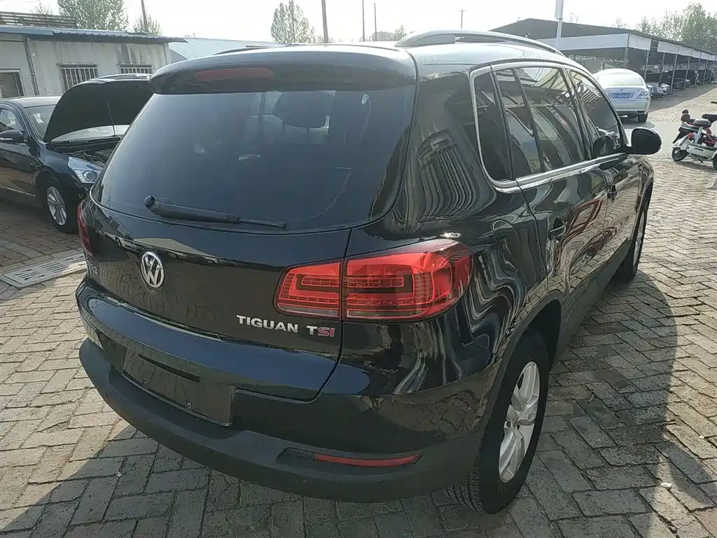 Volkswagen Tiguan 2015 1.8TSI Automatic 2WD Trendline фото 7