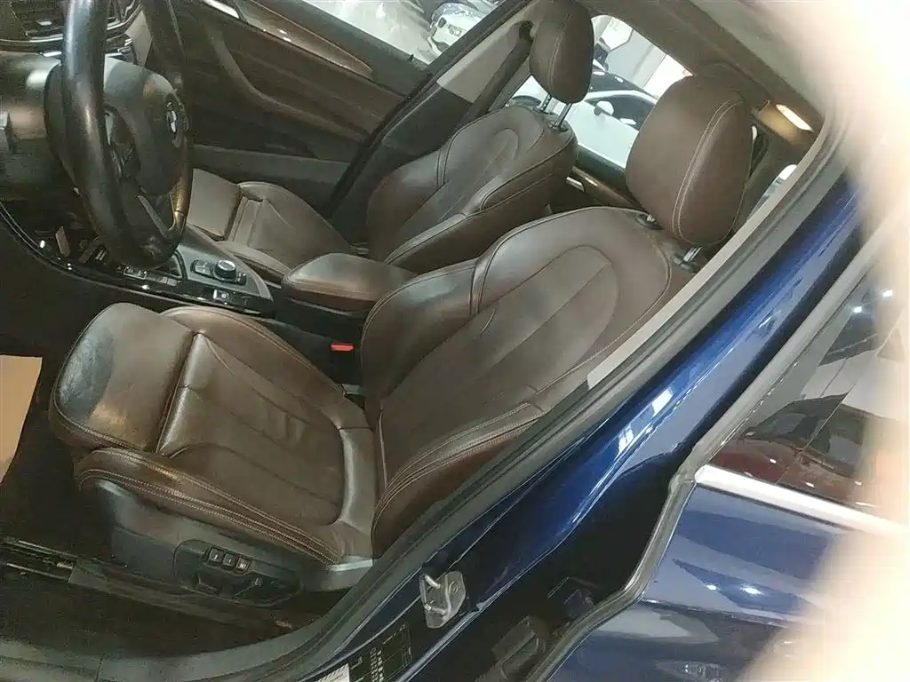 BMW X1 2018 sDrive18Li Premium Model фото 15