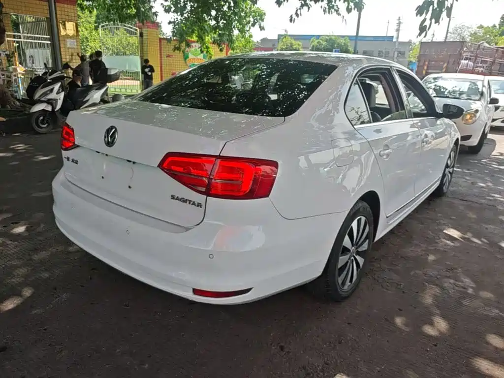 Volkswagen Sagitar 2017 1.6L Automatic Comfort фото 7