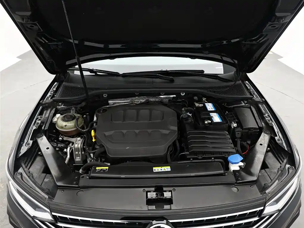Volkswagen Magotan 2023 Model 2 Million Commemorative Edition 330TSI DSG Luxury фото 16