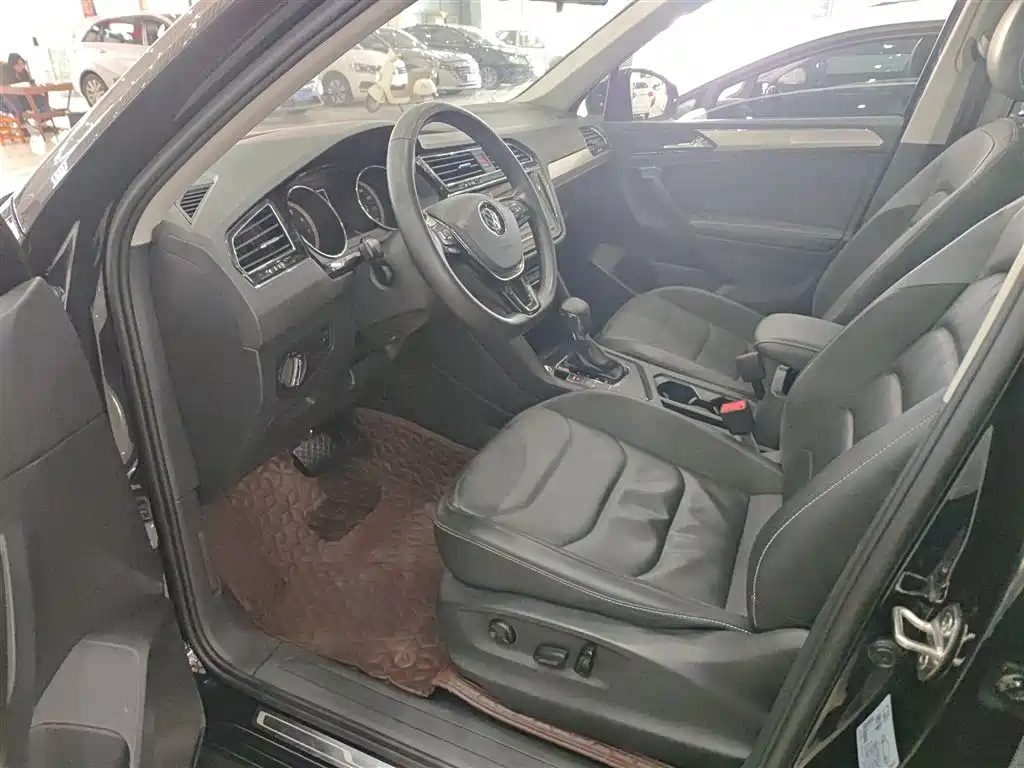 Volkswagen Tiguan L 2020 330TSI Auto 2WD Panorama Comfort China VI фото 12