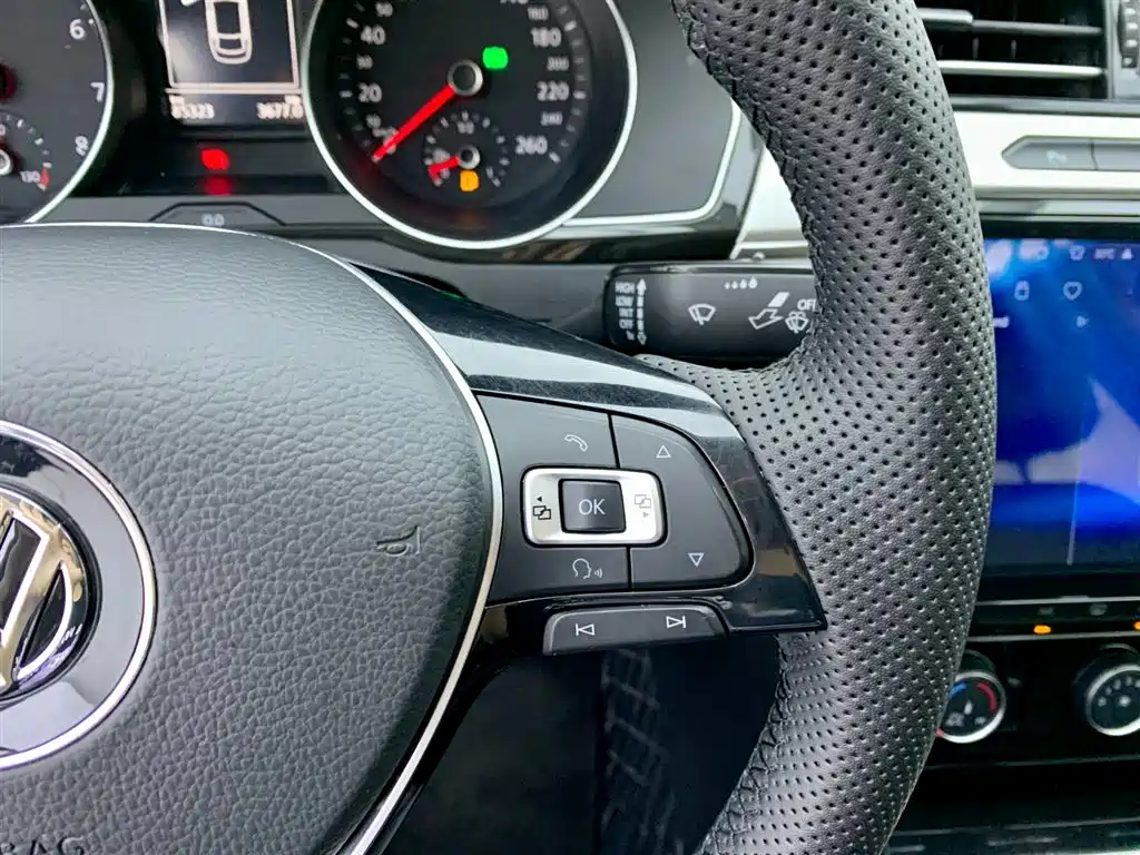 Volkswagen Magotan 2017 330TSI DSG Leading фото 19