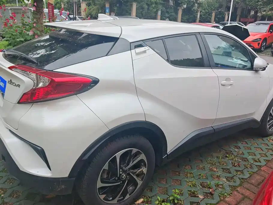 Toyota IZOA 2018 2.0L Yichi Edition China V фото 3