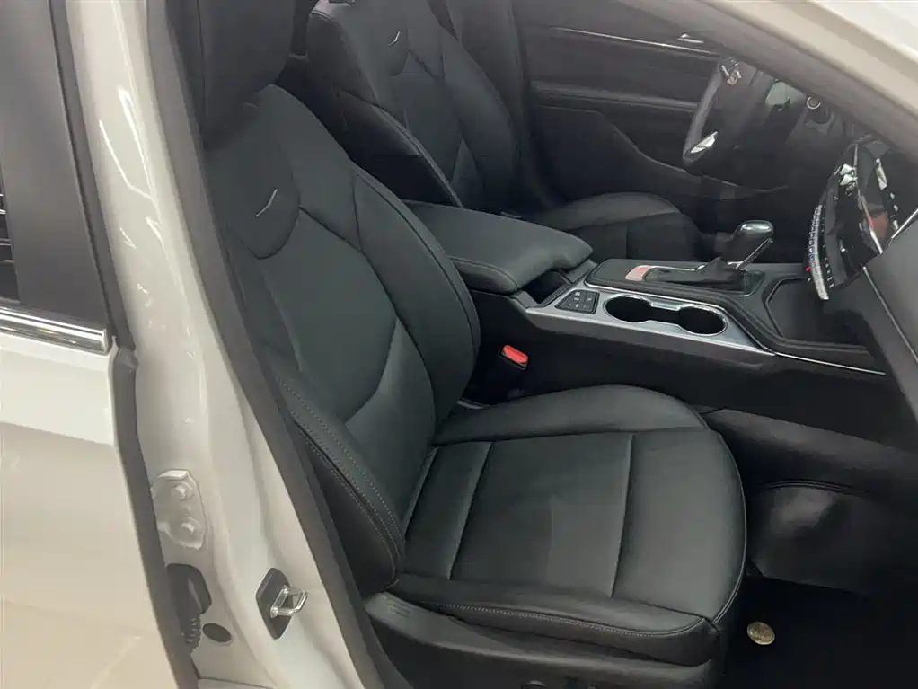 Cadillac CT4 2023 25T Luxury Model фото 5