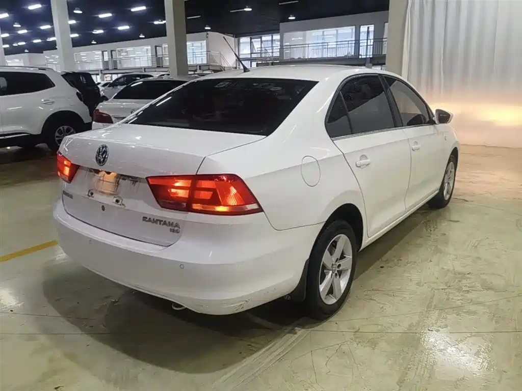 Volkswagen Santana 2015 1.6L Automatic Comfort Edition фото 7