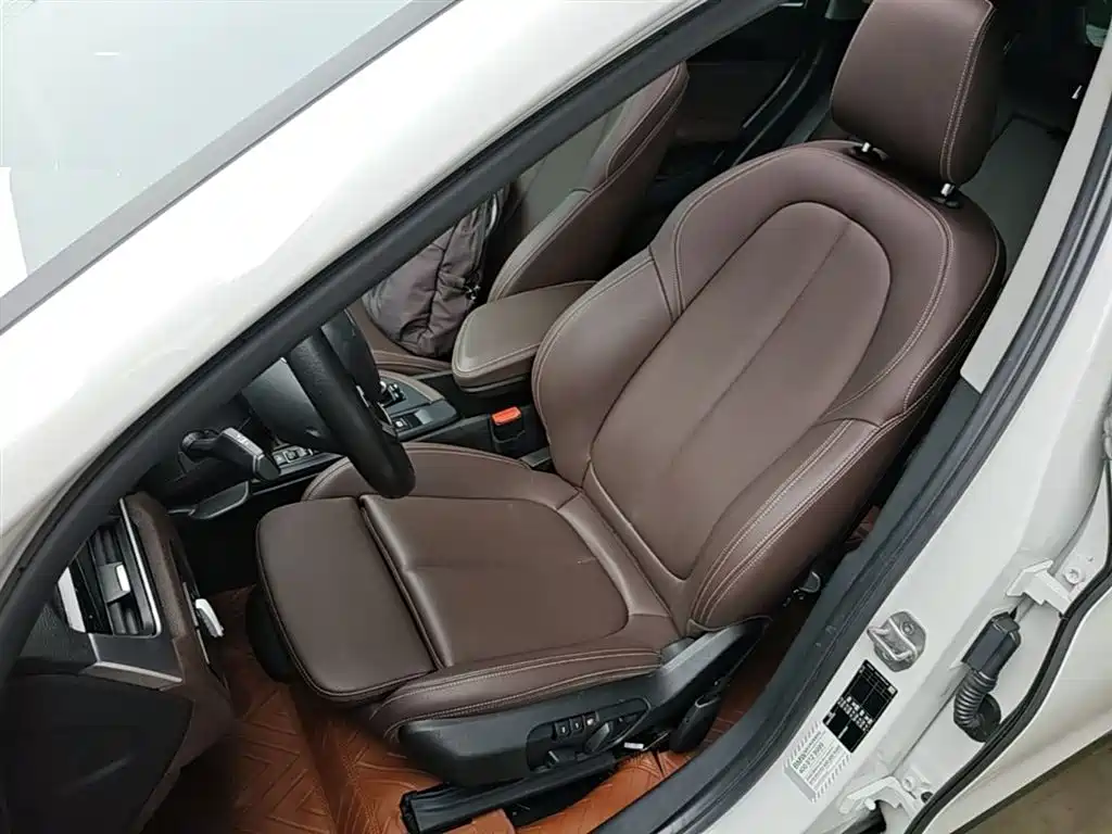 BMW X1 2020 sDrive20Li Fashion Model фото 15