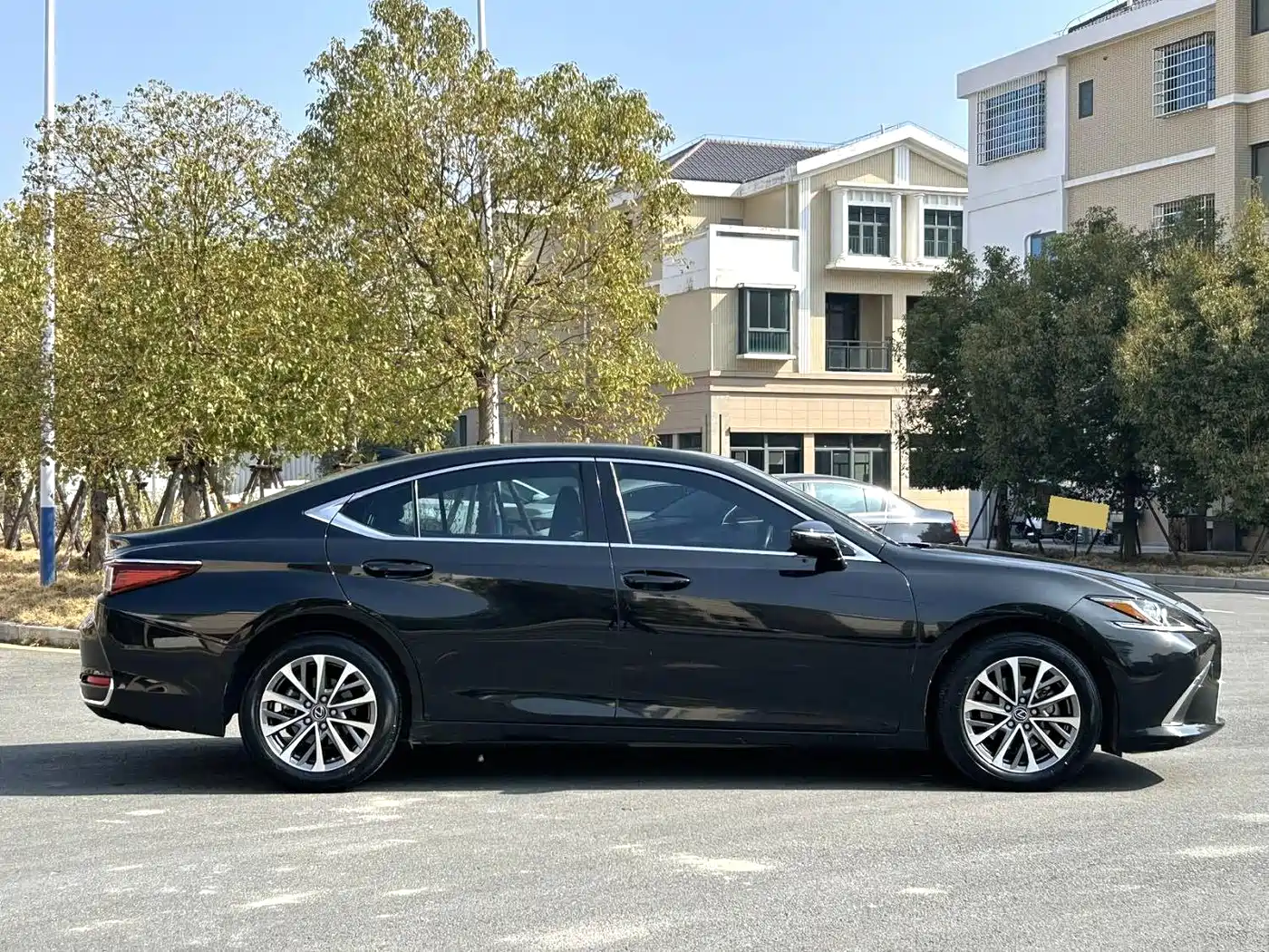 Lexus ES 2022 200 Excellence Edition фото 4