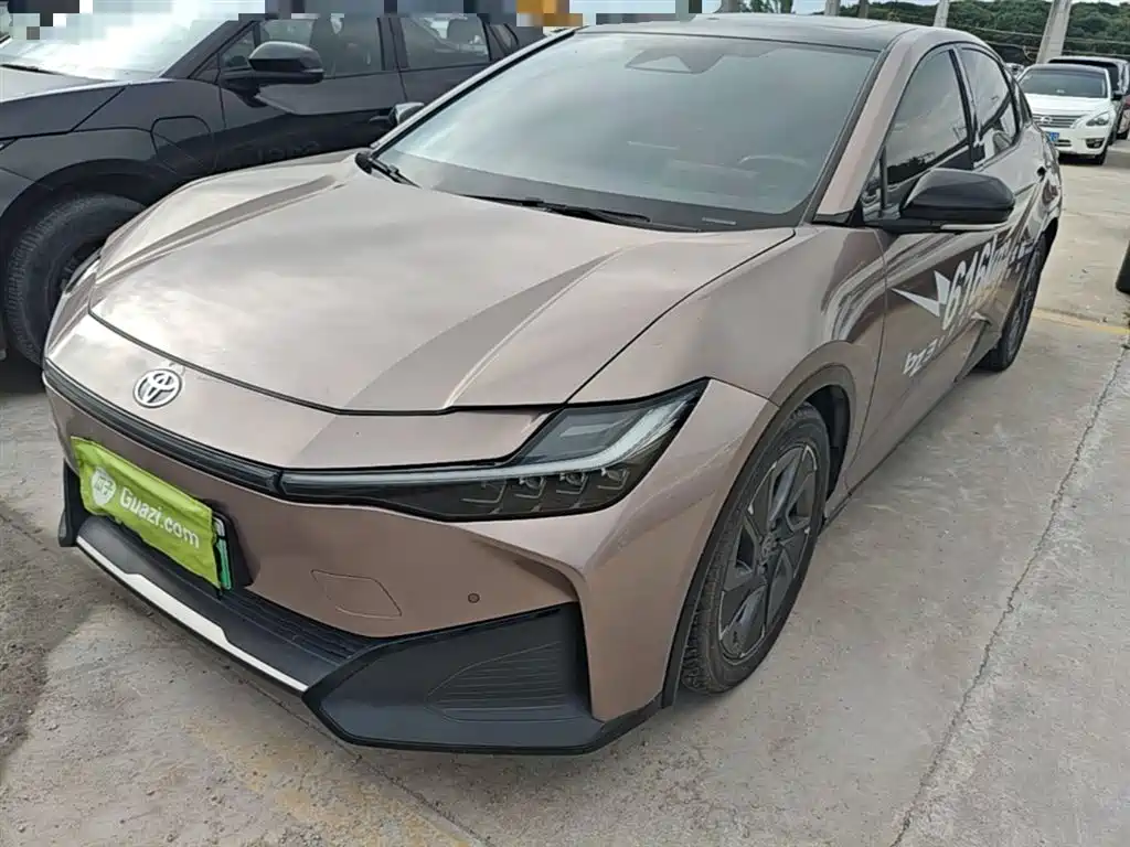 Toyota bZ3 2023 616km Long Range Premium фото 2