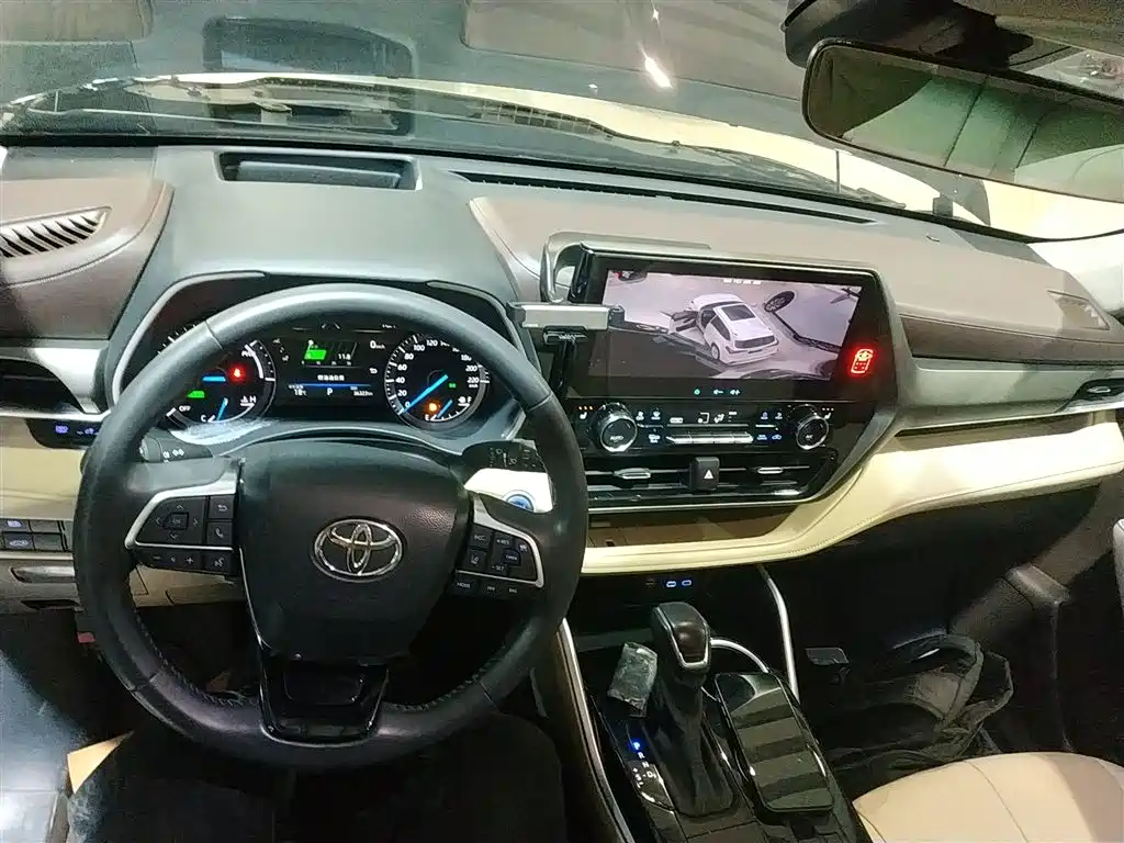 TOYOTA HIGHLANDER