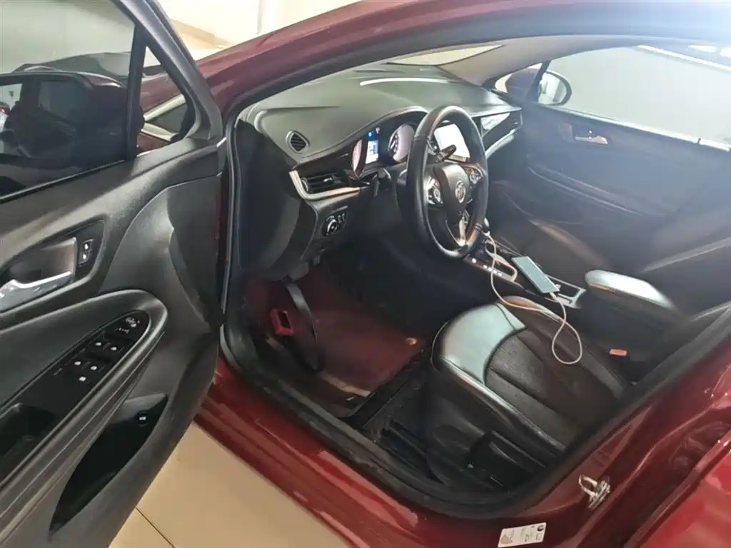Buick Verano 2018 Sedan 20T Dual Clutch Leading фото 16