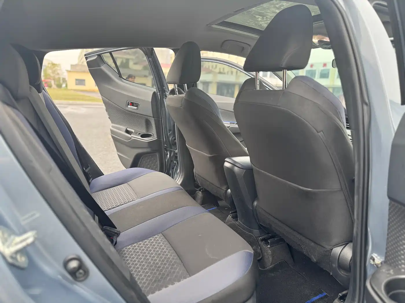 Toyota C-HR 2021 2.0L Comfort Edition фото 8