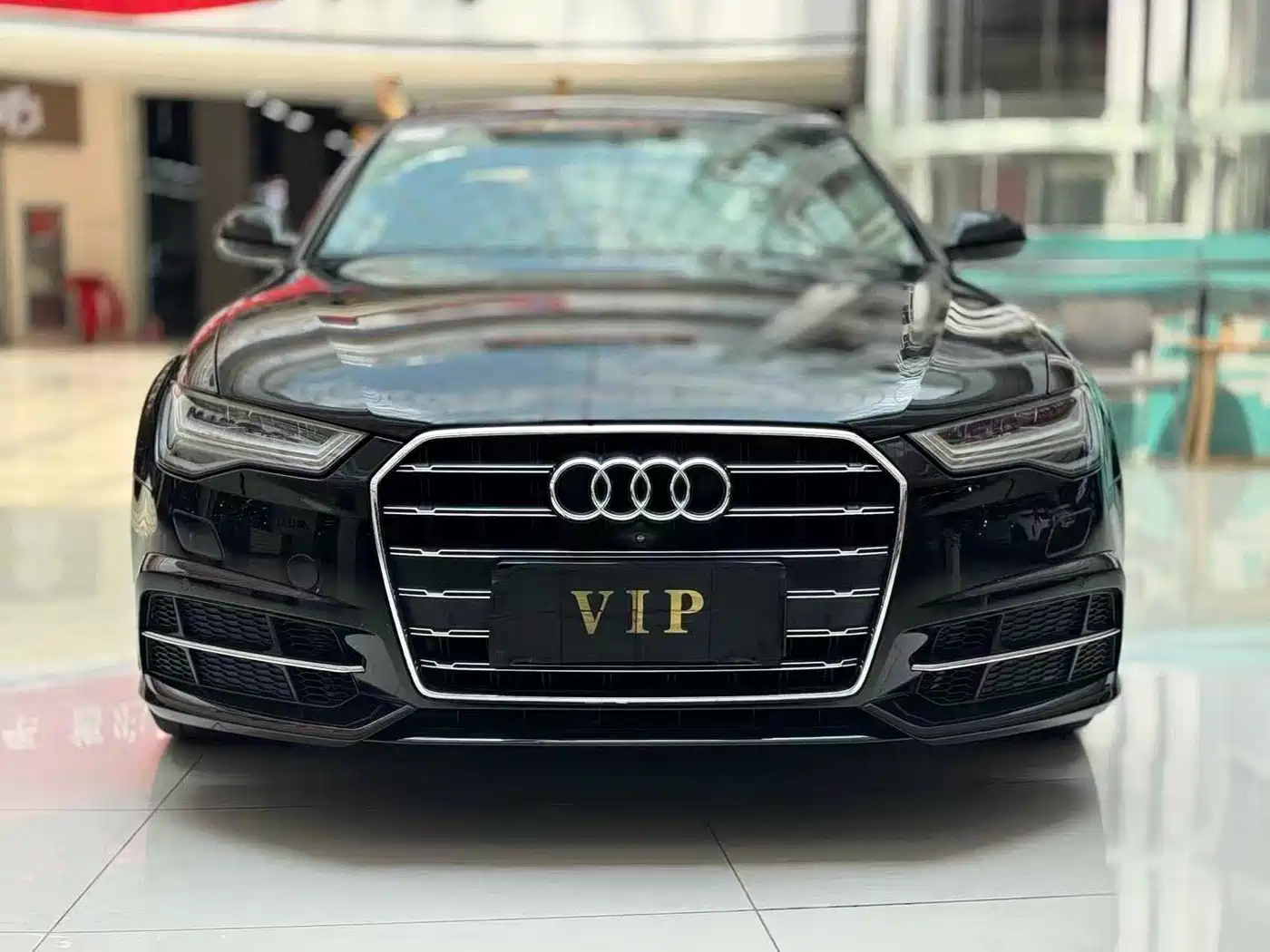 Фото 2 - Audi A6L