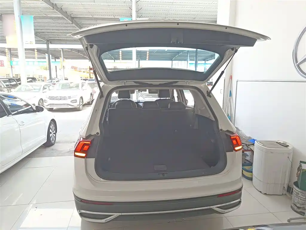 Volkswagen Tiguan L 2022 330TSI Automatic 2WD Comfort Edition фото 15