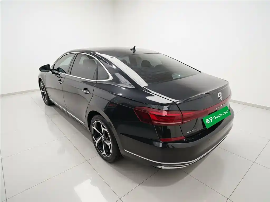 Volkswagen Passat 2023 Facelift 330TSI Starlight Luxury Edition фото 23