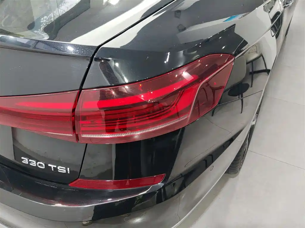 Volkswagen Passat 2023 Facelift 330TSI Starlight Luxury Edition фото 24