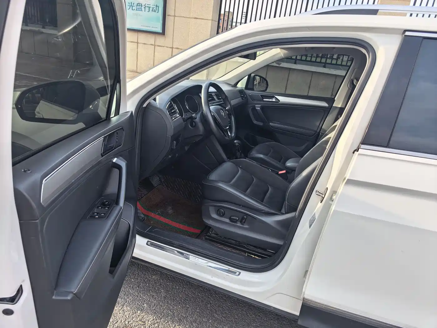 Volkswagen Tiguan L 2019 Facelift 330TSI Auto 2WD Panorama Comfort China VI фото 9