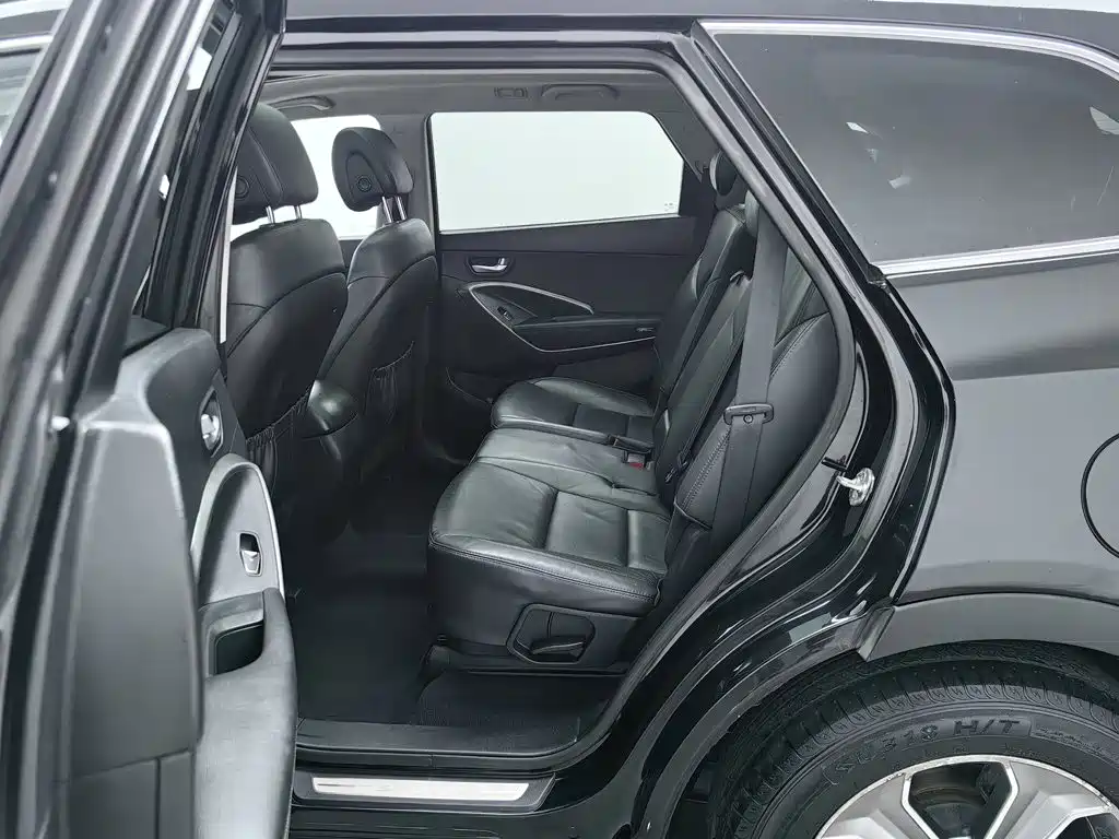 Hyundai Grand Santa Fe 2016 2013 3.0L 7-Seater 4WD Comfort Edition