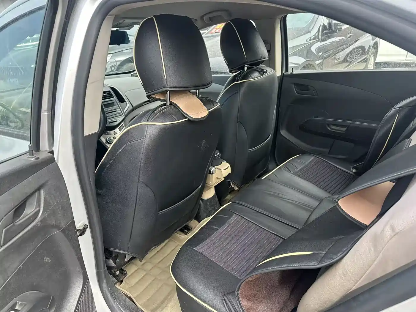 Chevrolet Aveo 2011 Sedan 1.4L MT SL фото 9