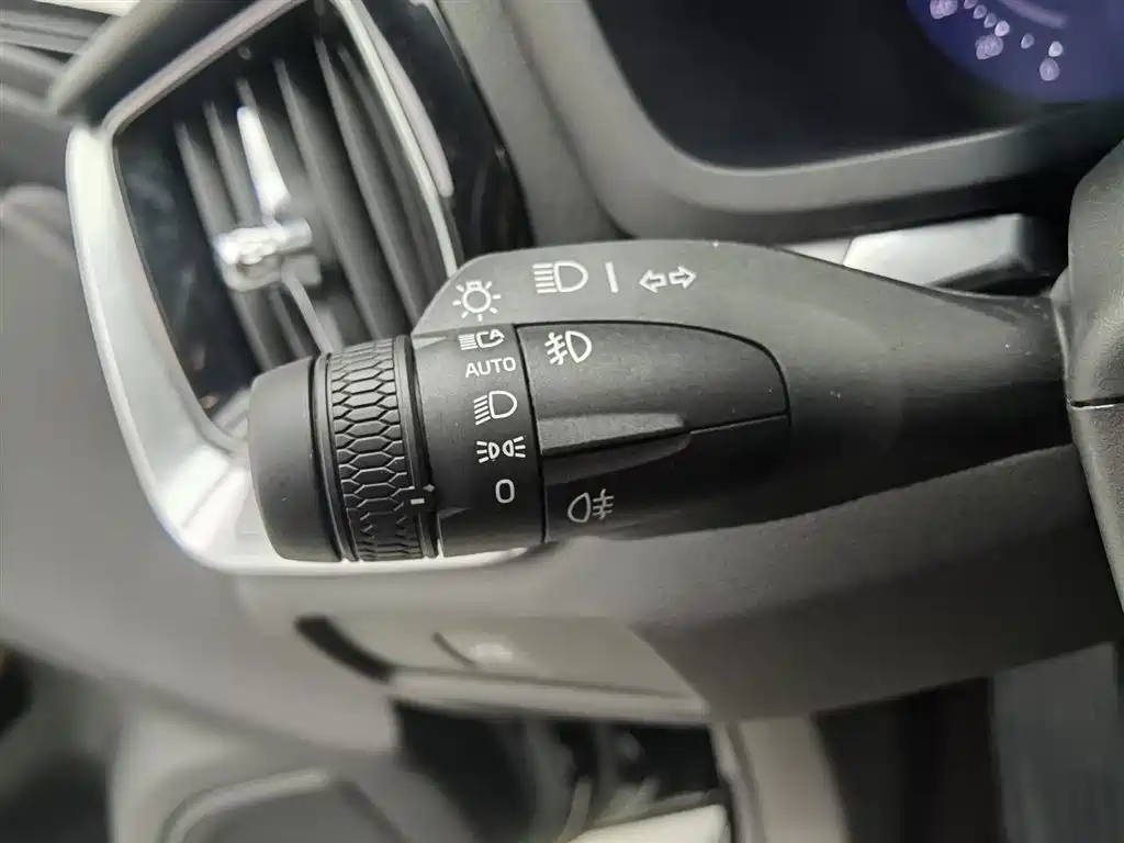 Volvo S60 2025 B4 Smart Luxury Edition фото 21