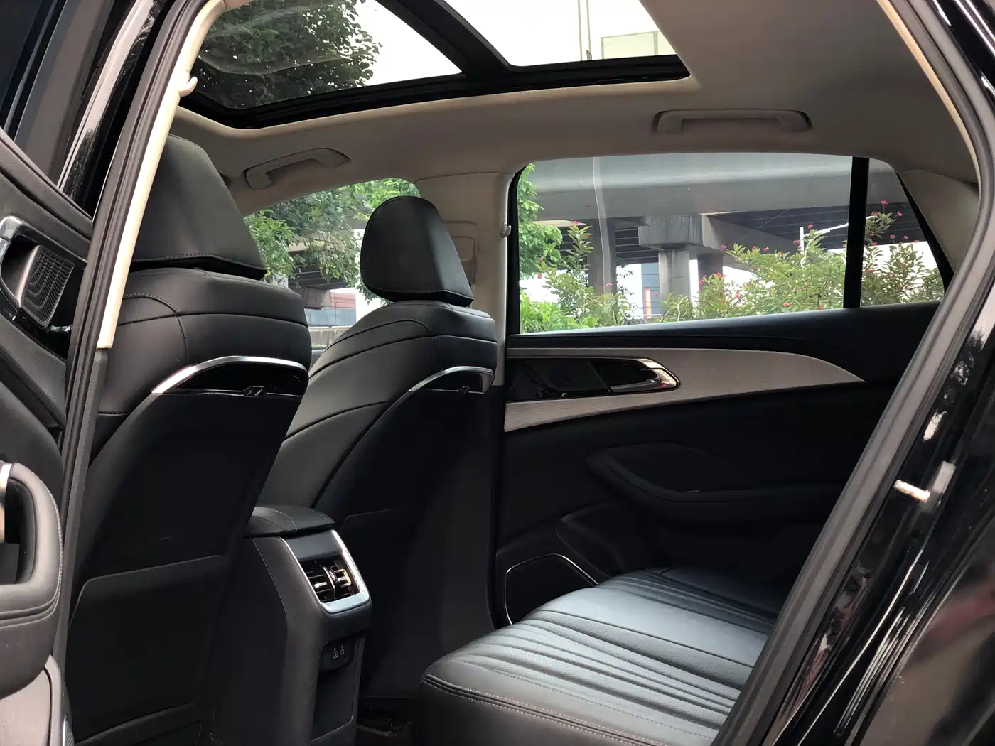 Hongqi H5 2024 1.5T DCT Smart Connect Flag Rhythm Edition фото 22