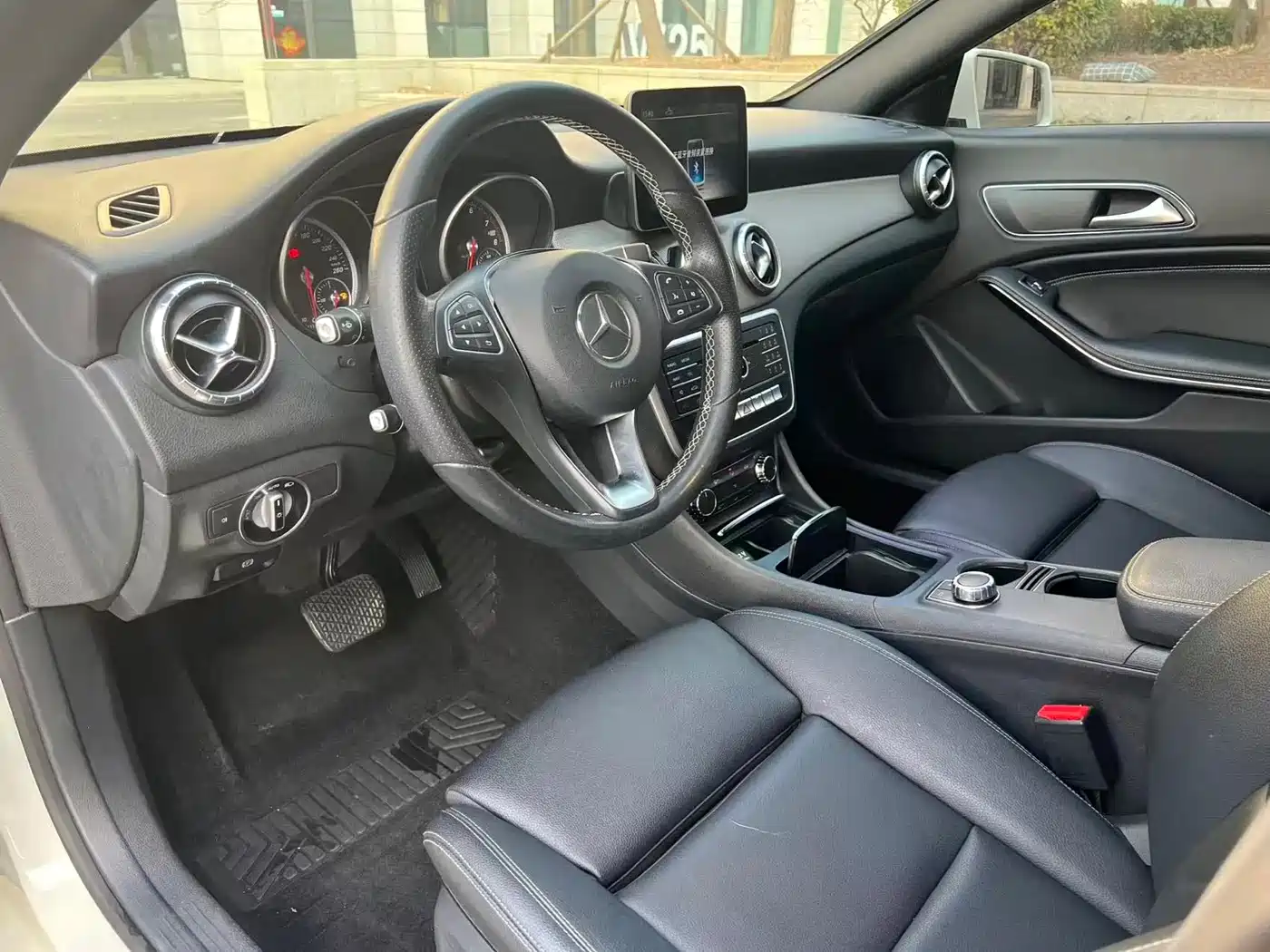 Mercedes-Benz CLA (Import) 2018 CLA 200 Fashion Edition фото 5