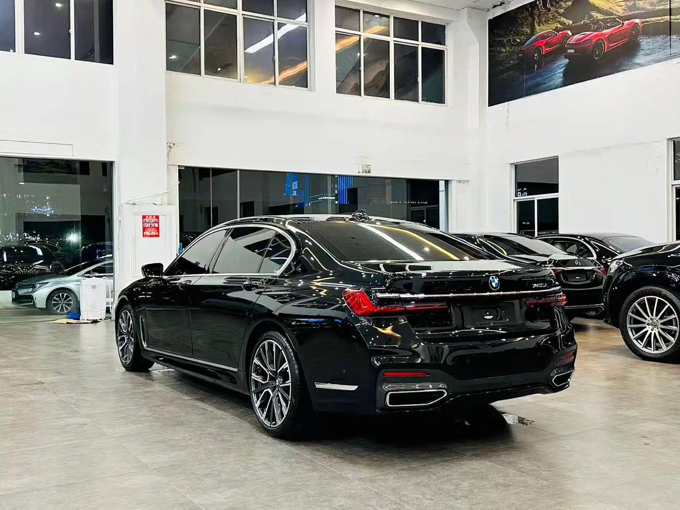 BMW 7 Series 2021 Model 740Li Leading M Sport Package фото 4
