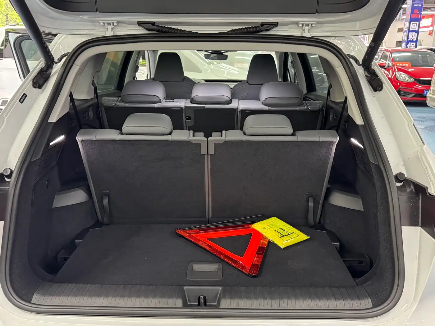 Audi Q5 e-tron 2023 40 e-tron Starlight Edition Brocade Package фото 6