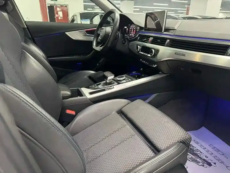 Audi A4L 2018 30th Anniversary 45 TFSI quattro Sport фото 5