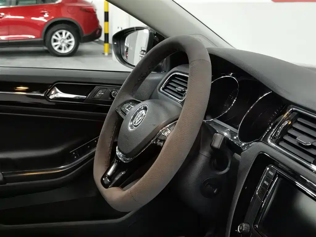 Volkswagen Sagitar 2018 280TSI DSG Luxury фото 22