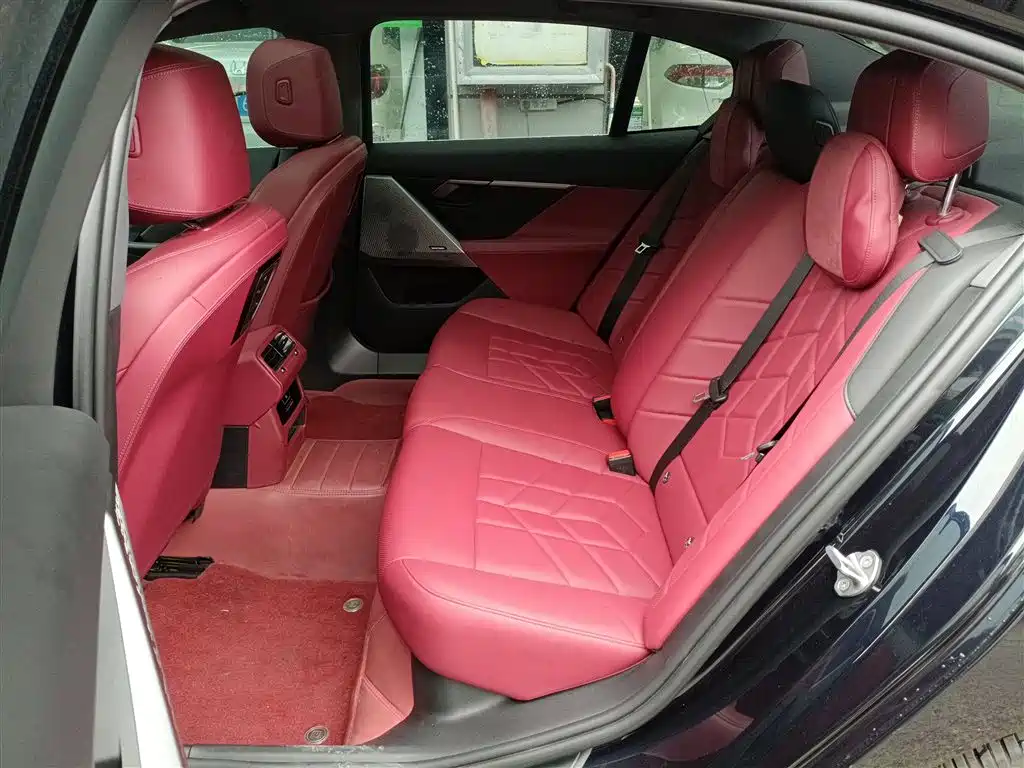 BMW 5 Series 2024 525Li M Sport Package фото 17