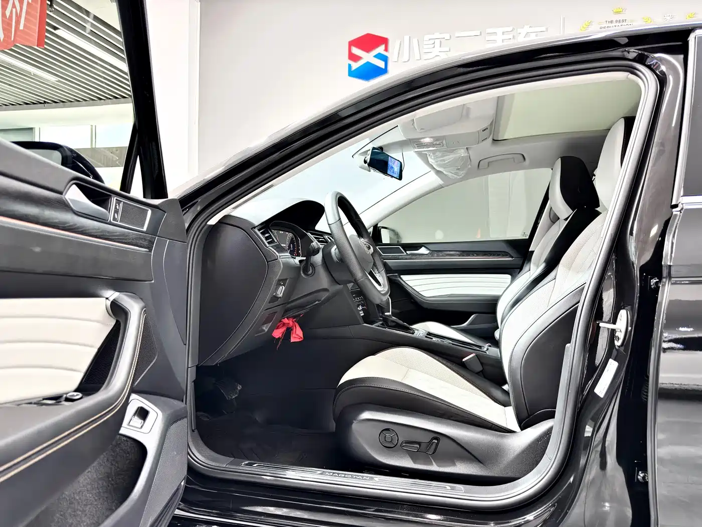 Volkswagen Magotan 2025 2025 Popular Edition 330TSI DSG Luxury