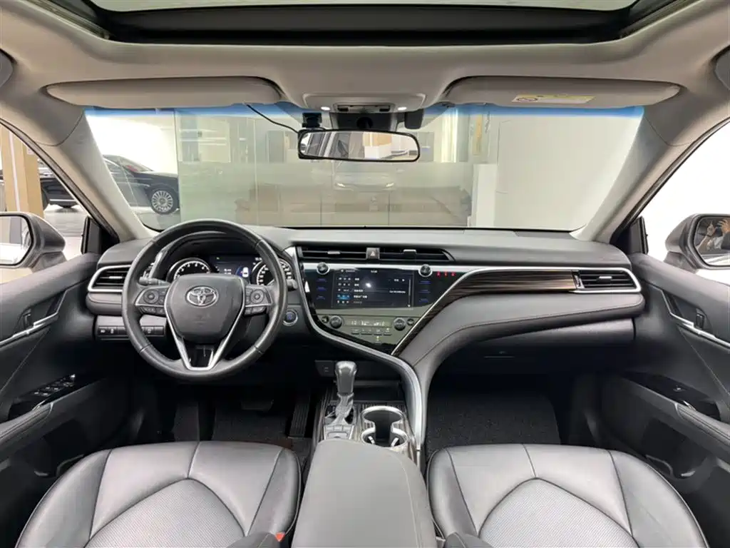 Toyota Camry 2019 2.5G Luxury Edition China VI фото 4
