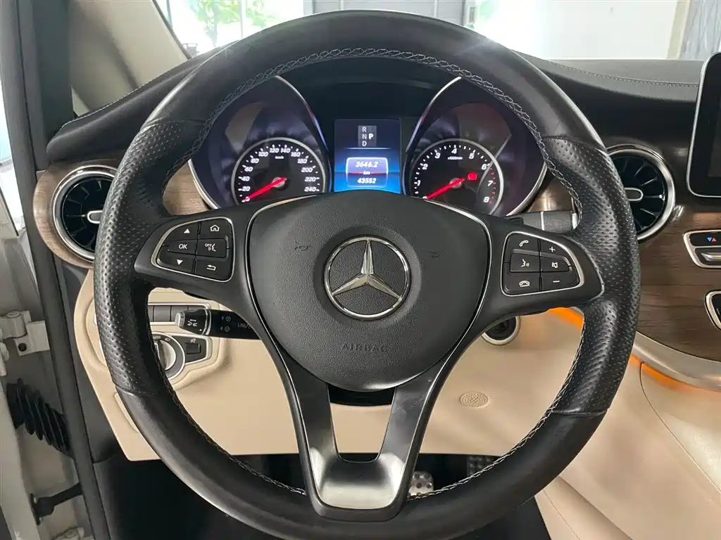 MERCEDES-BENZ V-CLASS