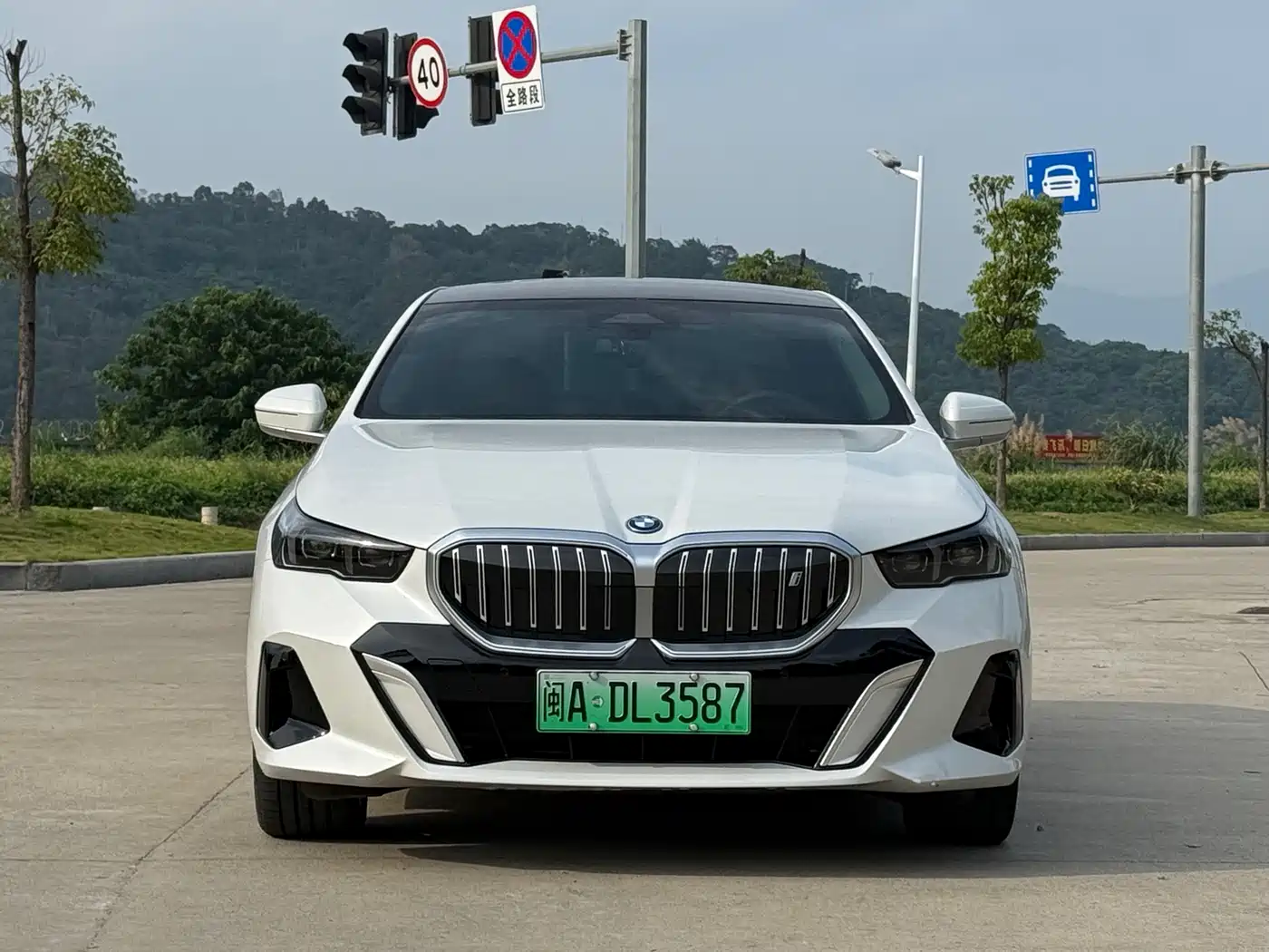 BMW i5 2024 eDrive 35L M Sport Package фото 2