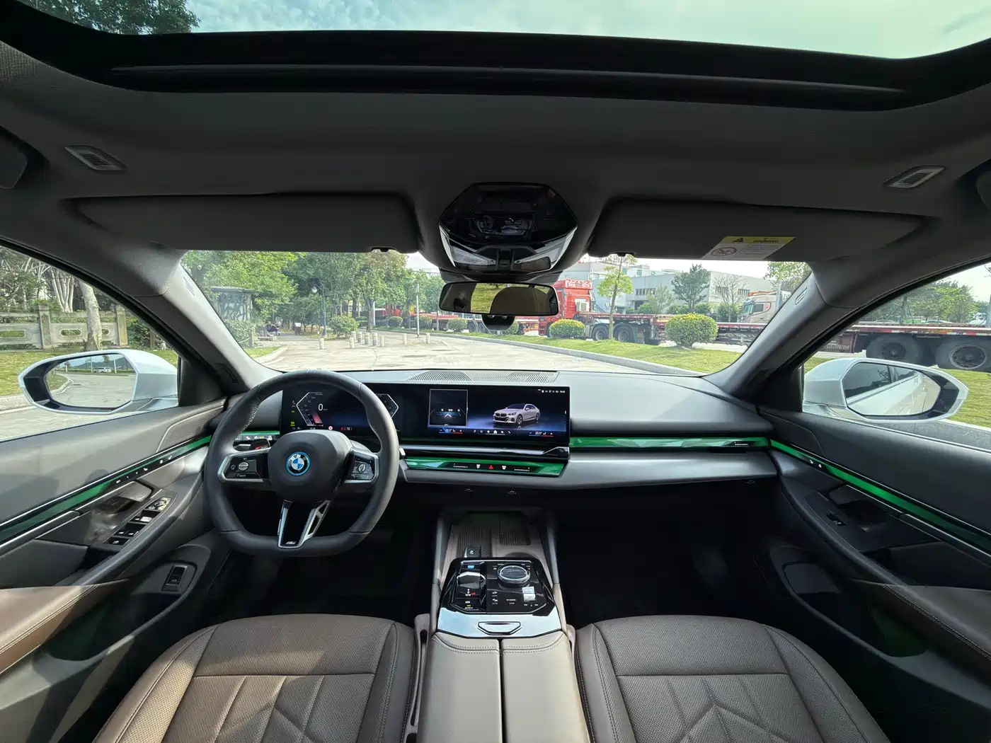 BMW i5 2024 eDrive 35L M Sport Package фото 16