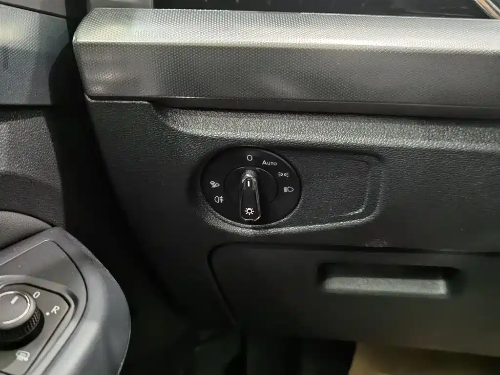 Volkswagen Passat 2023 Facelift 330TSI Elite Edition фото 21