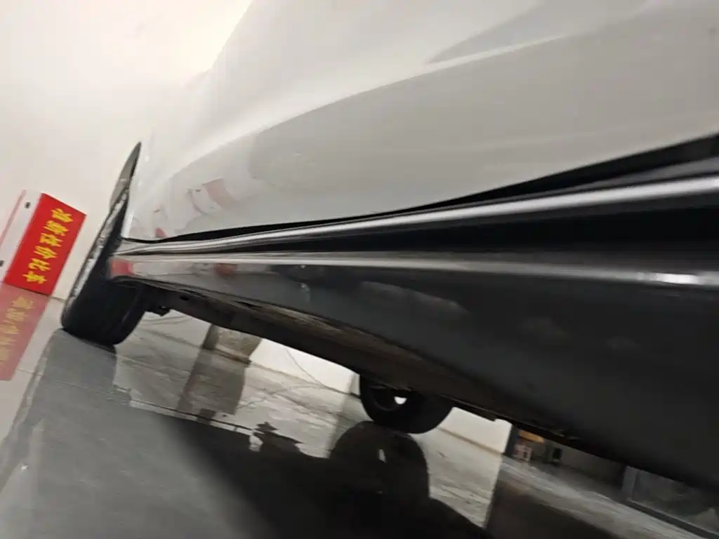 Infiniti ESQ 2017 2014 1.6L Free Edition