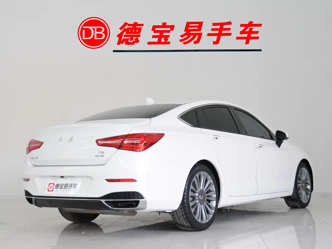 Hongqi H5 2020 1.8T Automatic Smart Connected Leader Edition фото 5