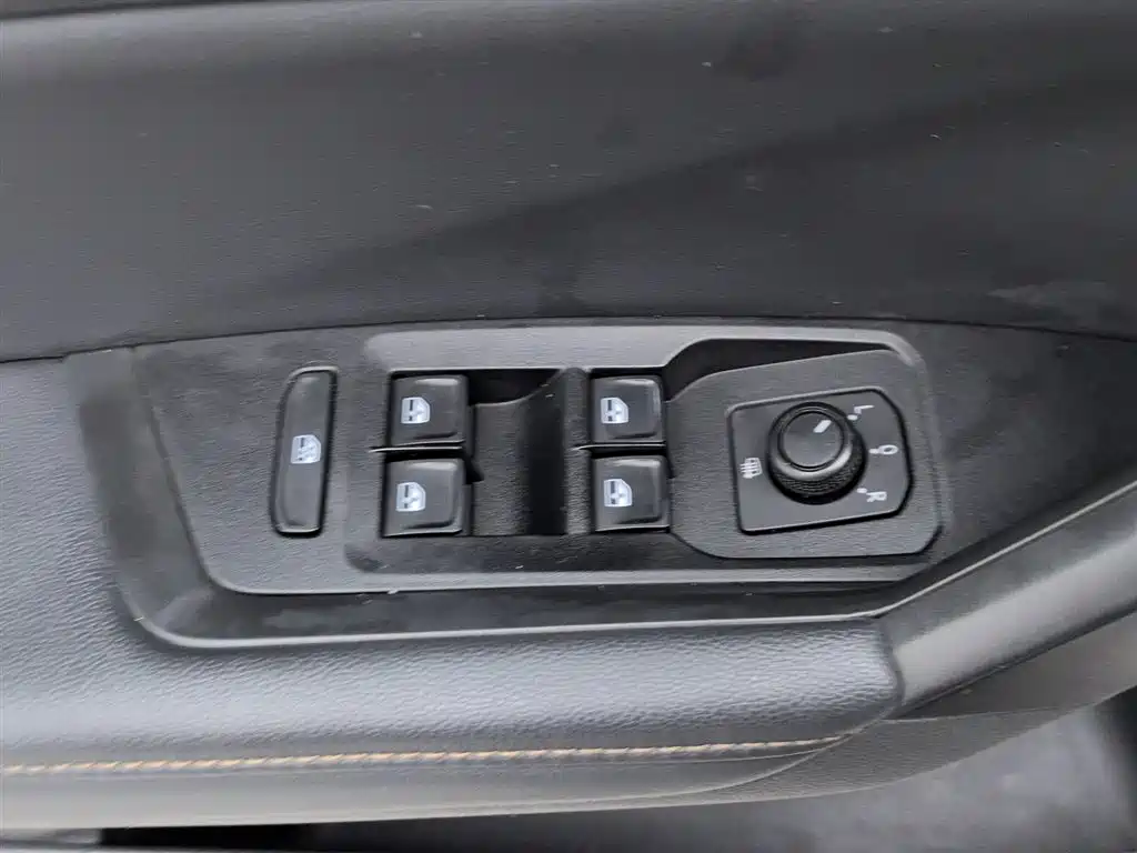 Volkswagen Lavida 2018 Hatchback 280TSI DSG Comfort Edition China V фото 9