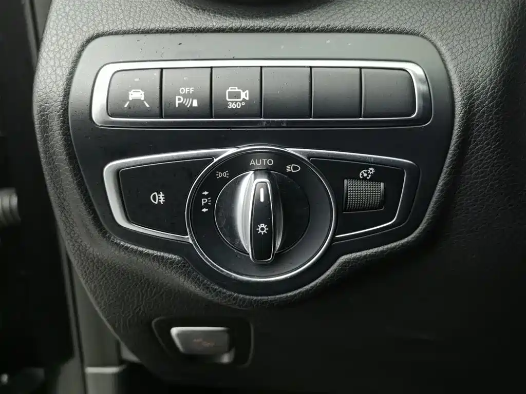 Mercedes-Benz GLC 2018 Facelift GLC 300 4MATIC Dynamic фото 21
