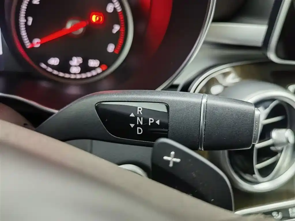Mercedes-Benz GLC 2019 GLC 260 4MATIC Luxury фото 13