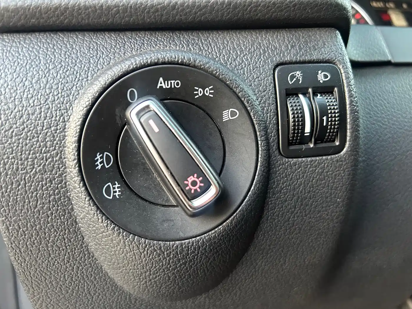 Volkswagen Tiguan 2015 1.8TSI Automatic 4WD Highline фото 30
