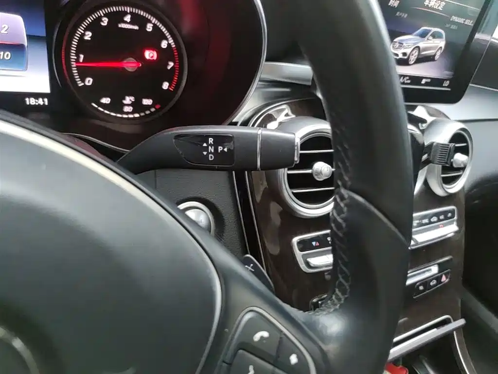 Mercedes-Benz GLC 2018 GLC 260 4MATIC Luxury фото 14