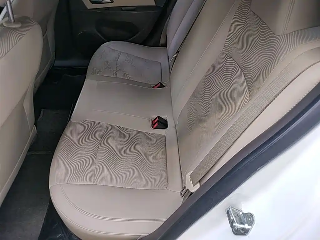 Chevrolet Cruze 2015 1.5L Classic SE AT фото 17
